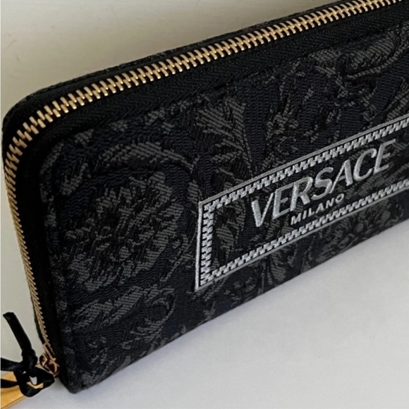 Versace Jacquard Barocco Long Wallet - Leather Interior / BNWT - Picture 3 of 6